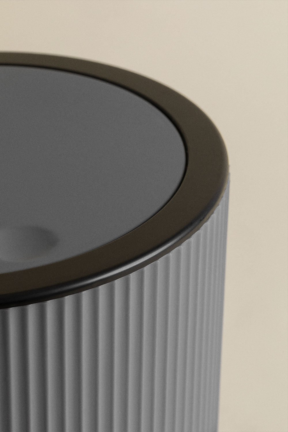 Preston Trash Can with Lid, gallery image 4