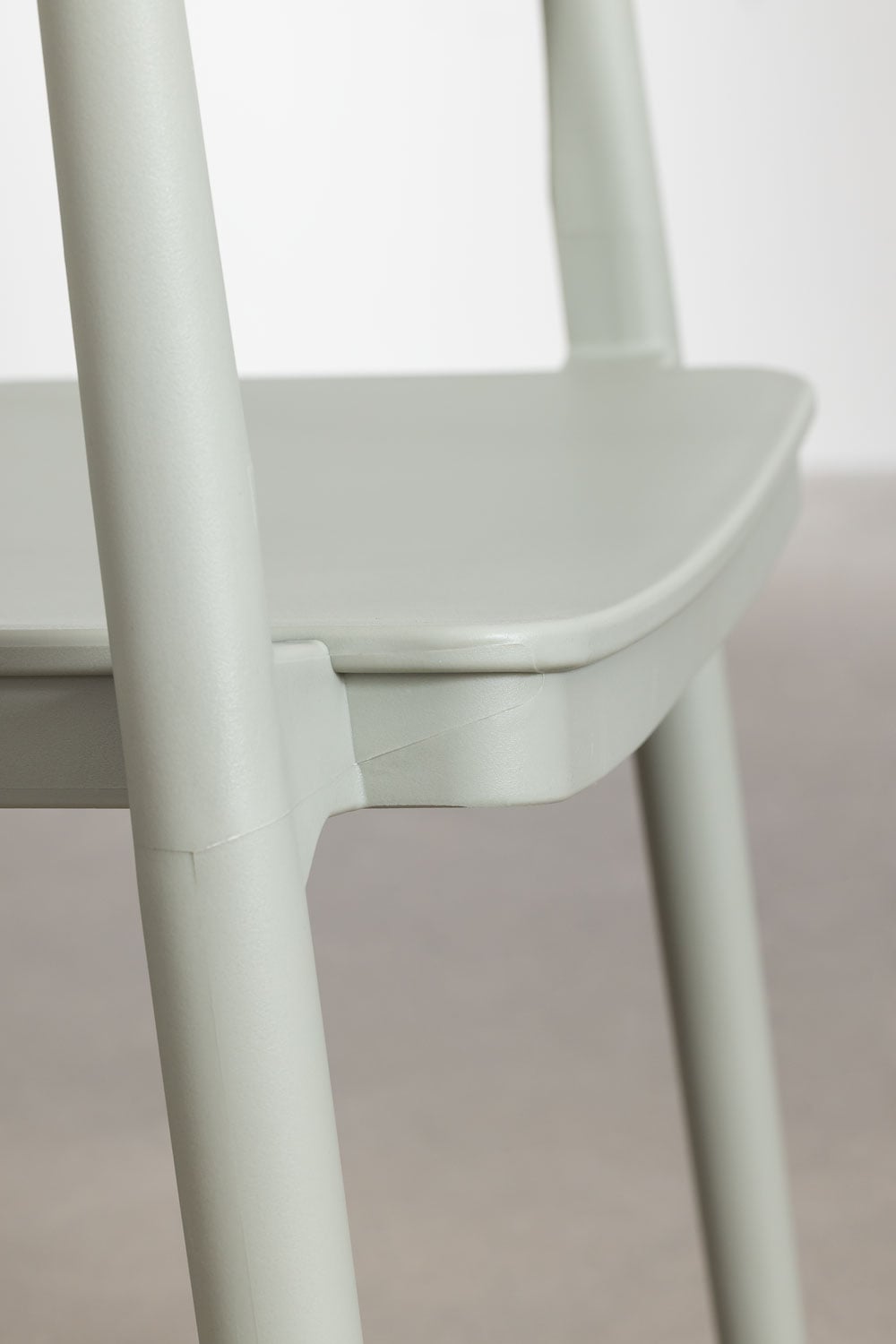 Pack of 6 stackable garden chairs with armrests in polypropylene Ivor, gallery image 6
