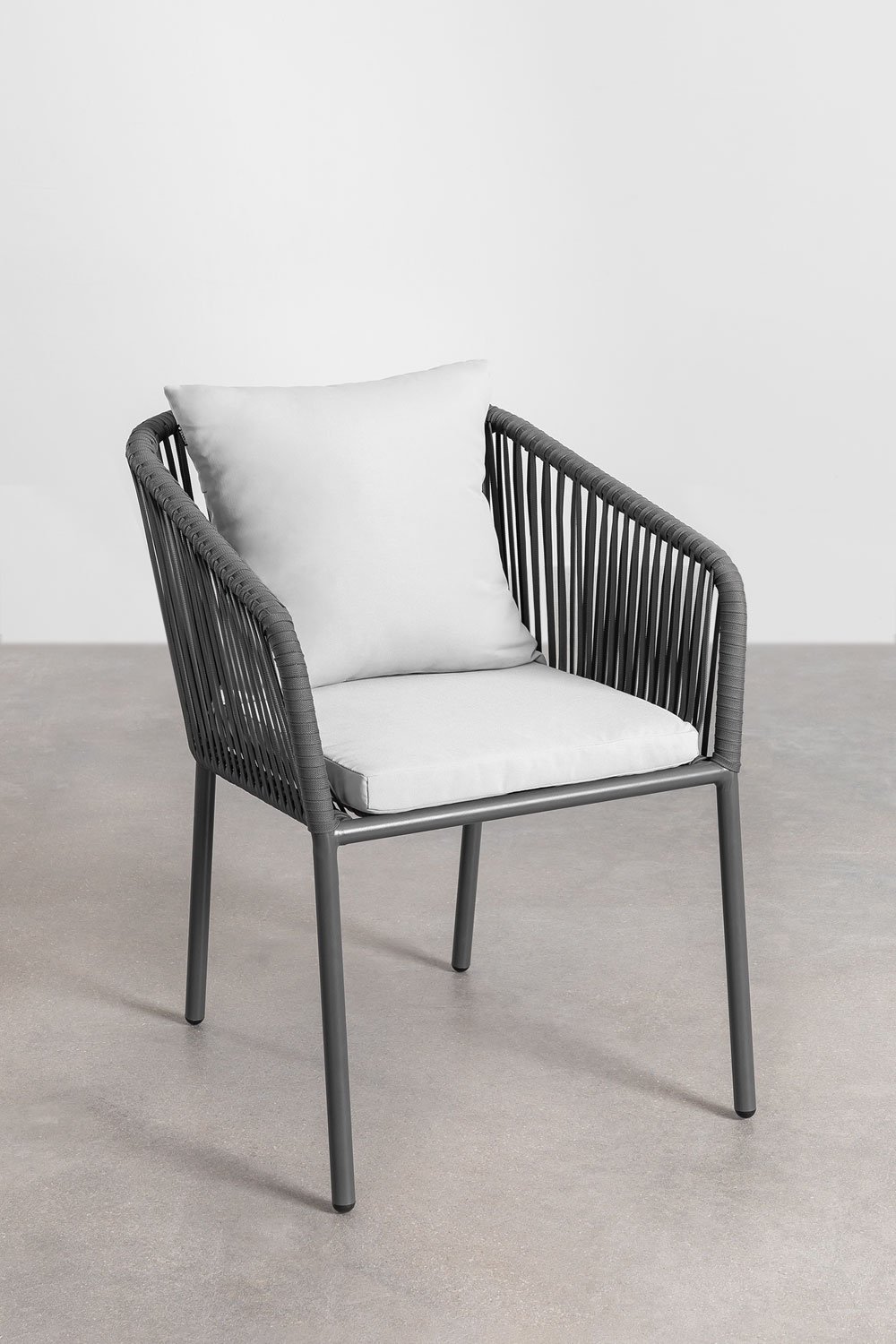 Arhiza Classic garden chair with armrests in aluminium and braided rope, gallery image 2