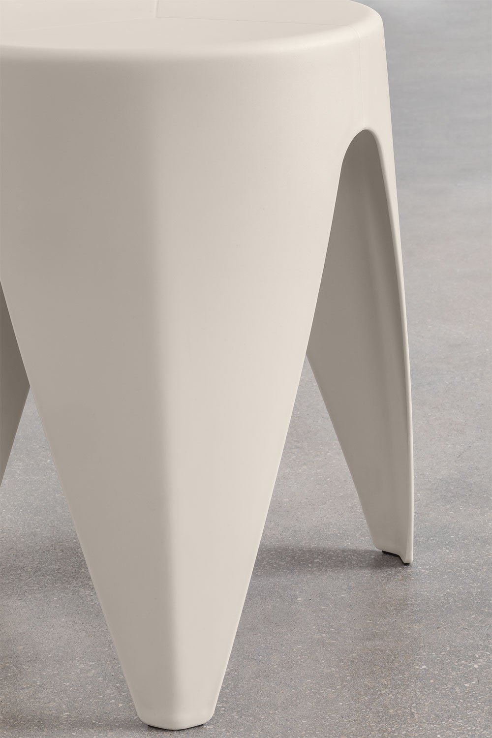 Round garden side table Ø40 cm in polypropylene Siurana, gallery image 2