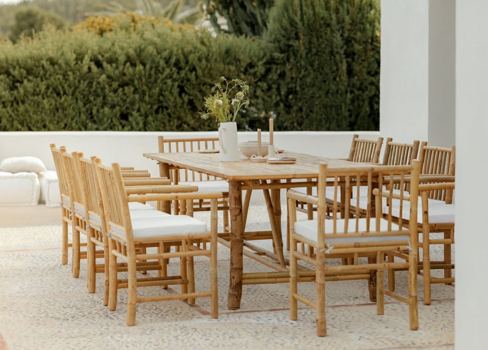 Rectangular table set (250x100 cm) and 10 garden chairs with armrests in Senia bamboo