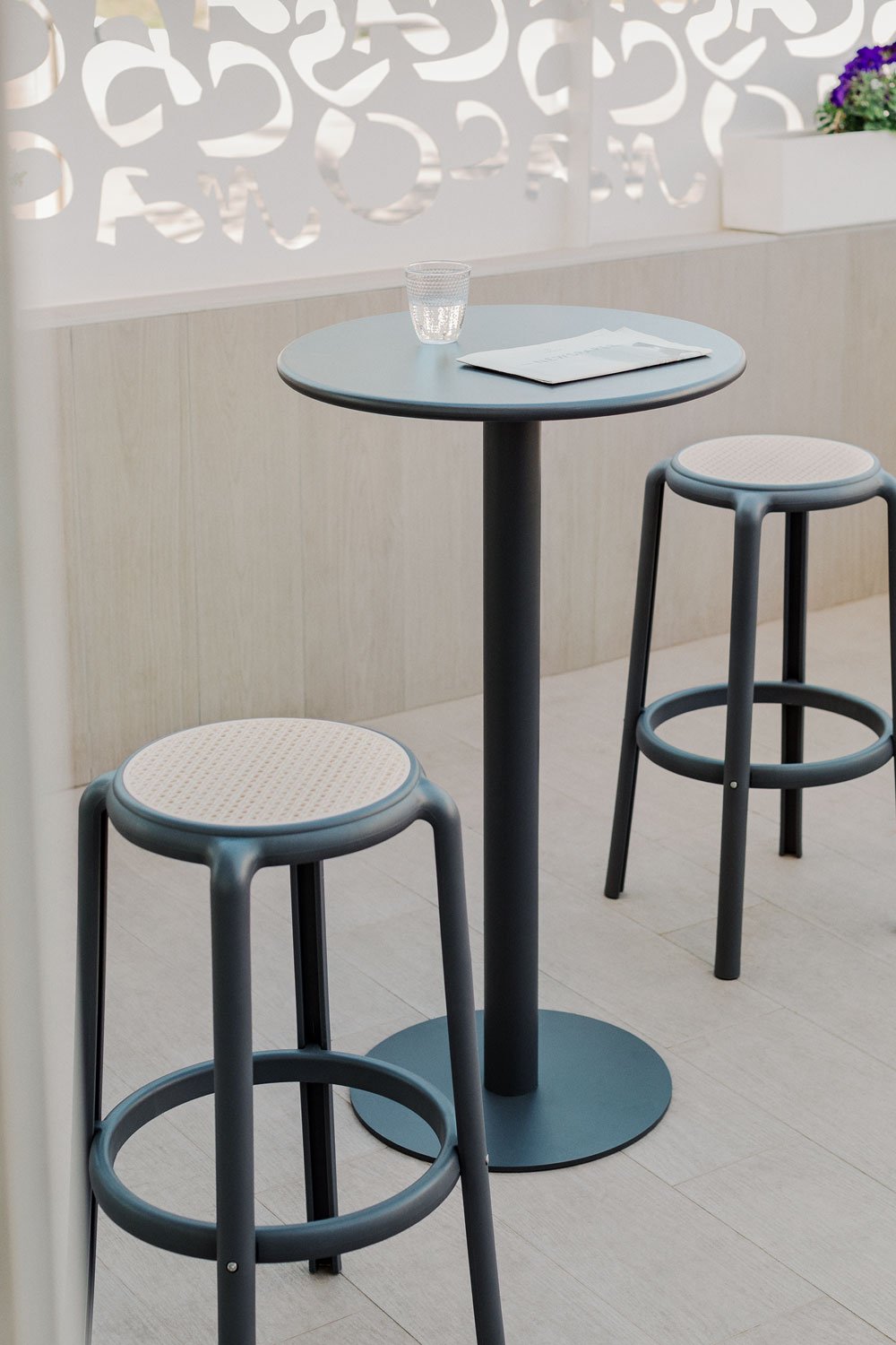Mizzi Round Metal High Table Set (Ø60 cm) and 2 Omara High Garden Stools, gallery image 1
