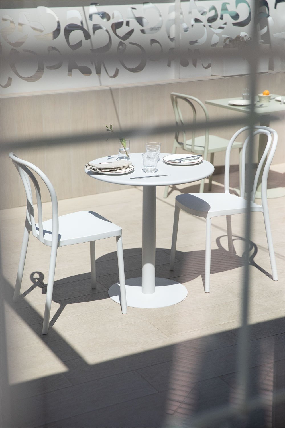 Mizzi Set of round table (Ø70 cm) & 2 garden chairs, gallery image 2