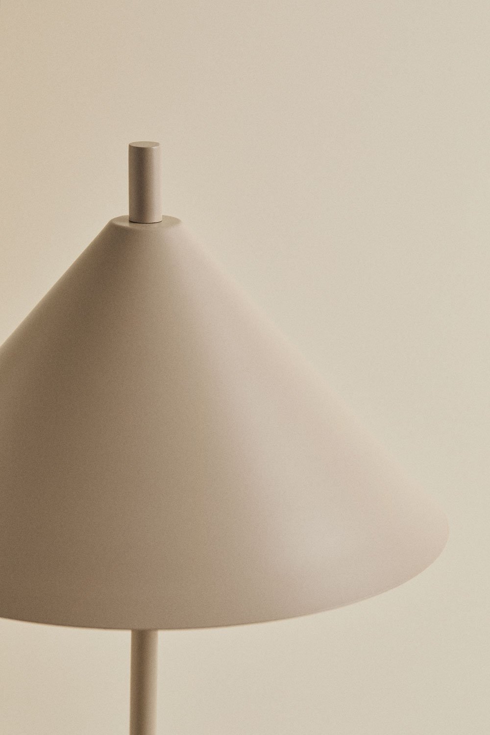 Aziel Metal Table Lamp, gallery image 4