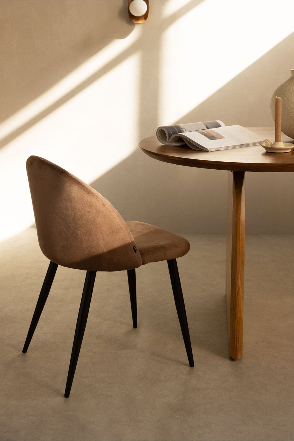 Pack of 4 Kana velvet dining chairs, gallery image 1