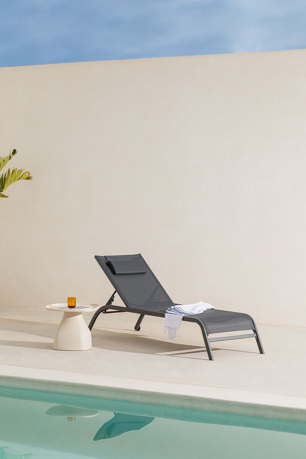 Therys Reclining Lounger with Cushion, gallery image 1