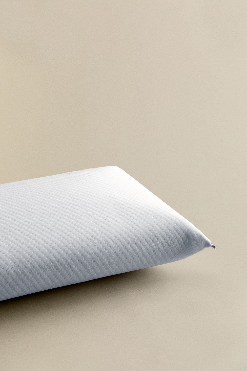 Pack of 2 Luenel memory foam pillows, gallery image 3