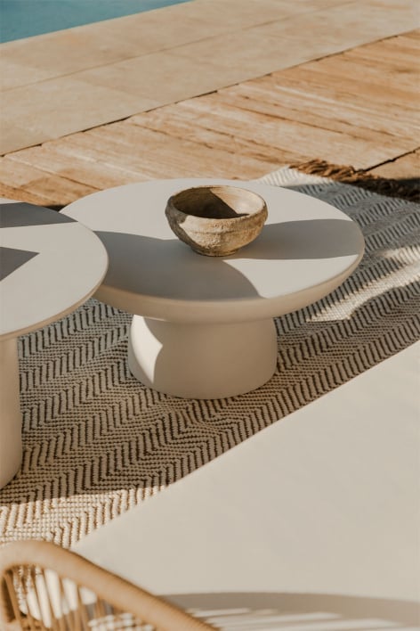 Round garden coffee table Ø70 cm in Zenadia Cement - Off-White