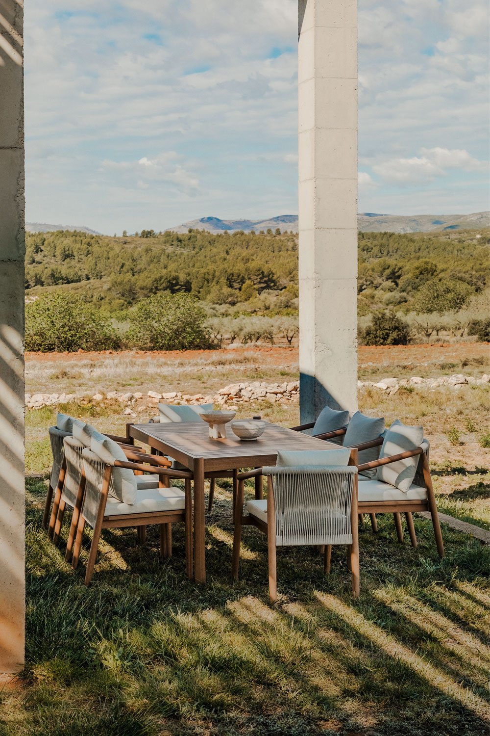 Rectangular Table Set (200x100 cm) and 8 Garden Chairs with Armrests in Eucalyptus Wood Aderyn, gallery image 1