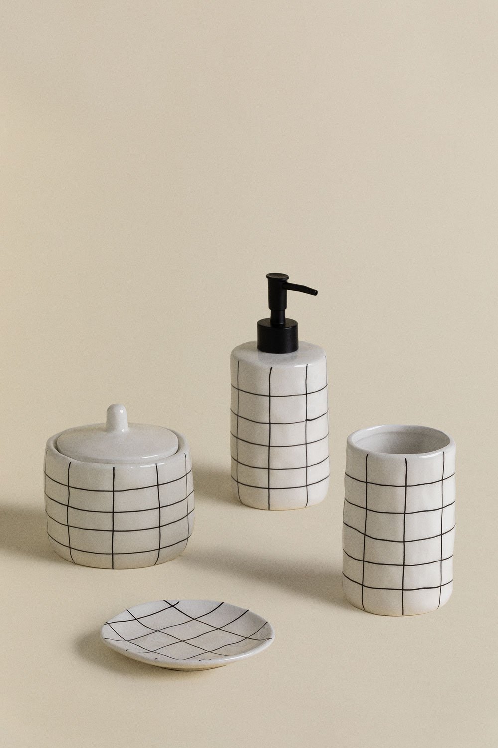 Yolven Stoneware Bathroom Set, gallery image 2