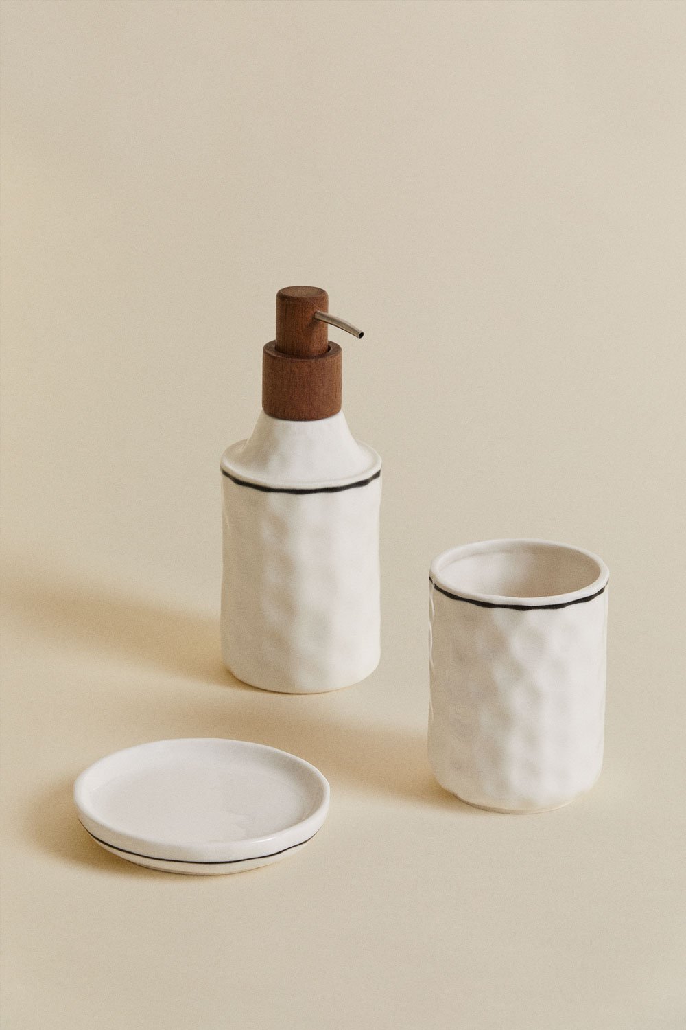 Arauzo Stoneware Bathroom Set, gallery image 1