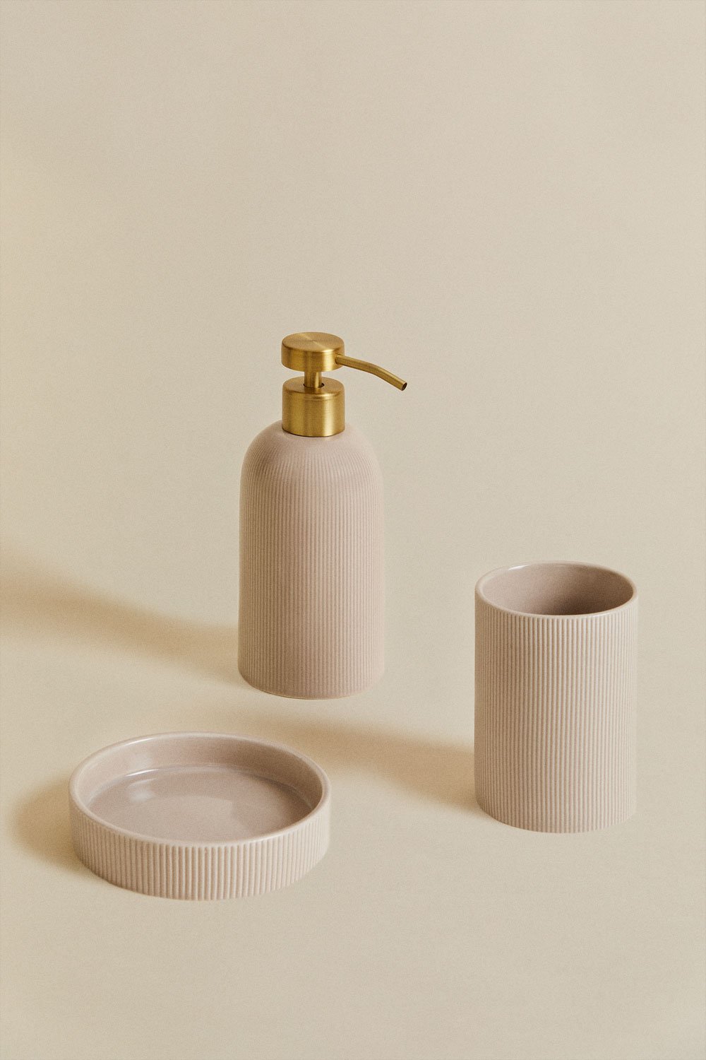 Zalim stoneware bathroom set , gallery image 1