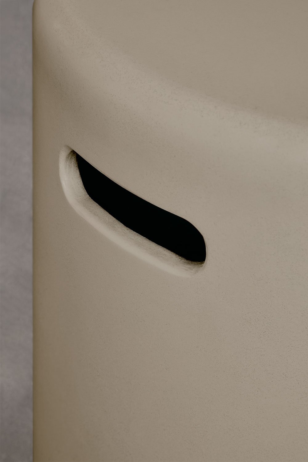 Biltet round side table Ø35 cm in cement, gallery image 4