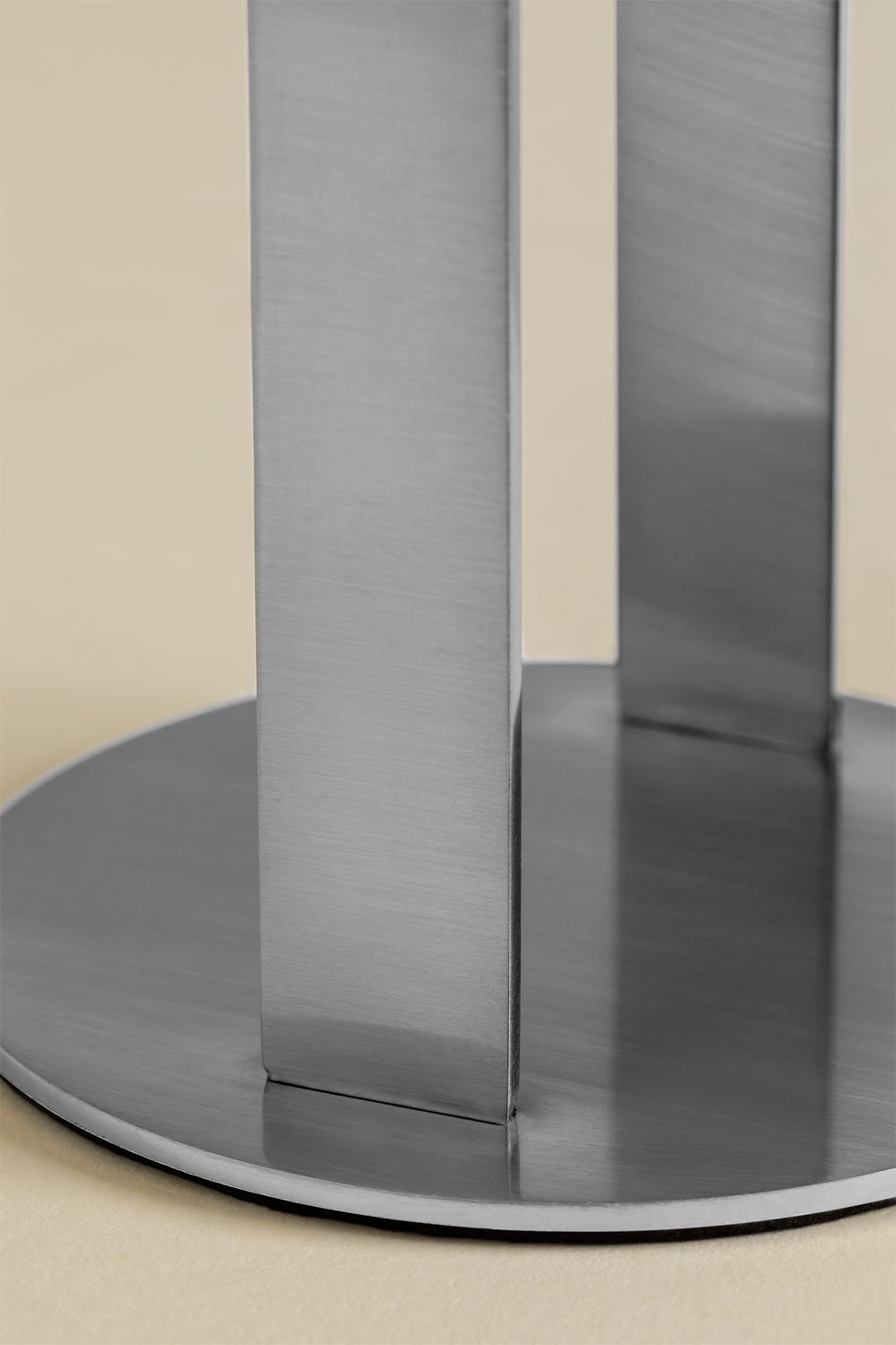 Liburt wireless and directional LED iron table lamp, gallery image 4