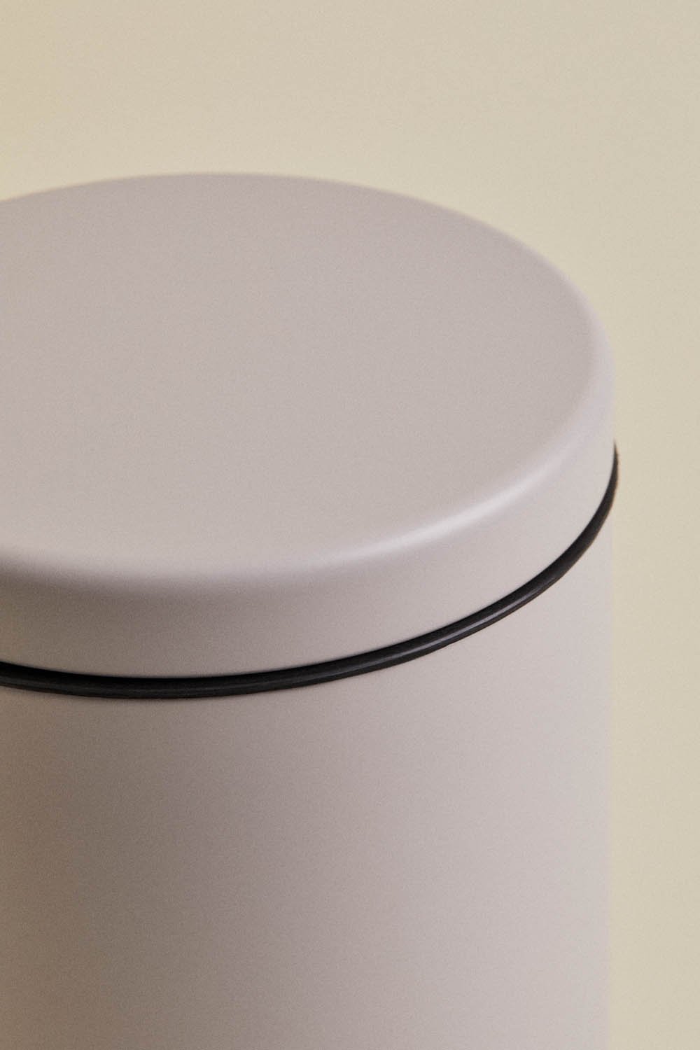 3L Eiden pedal bin in iron, gallery image 3