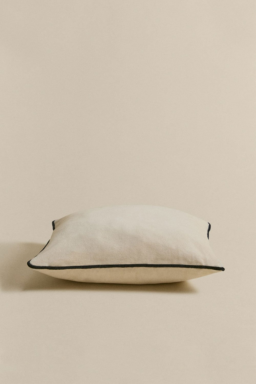 Square Cotton Cushion (45x45 cm) Tiaine, gallery image 2