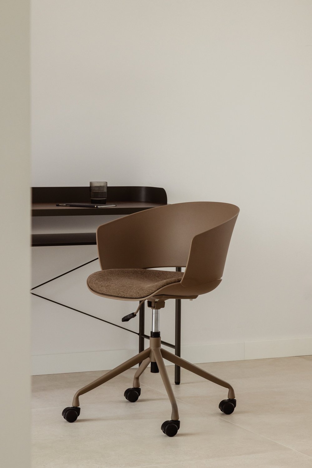 Morgana Desk Chair with Wheels   , gallery image 1