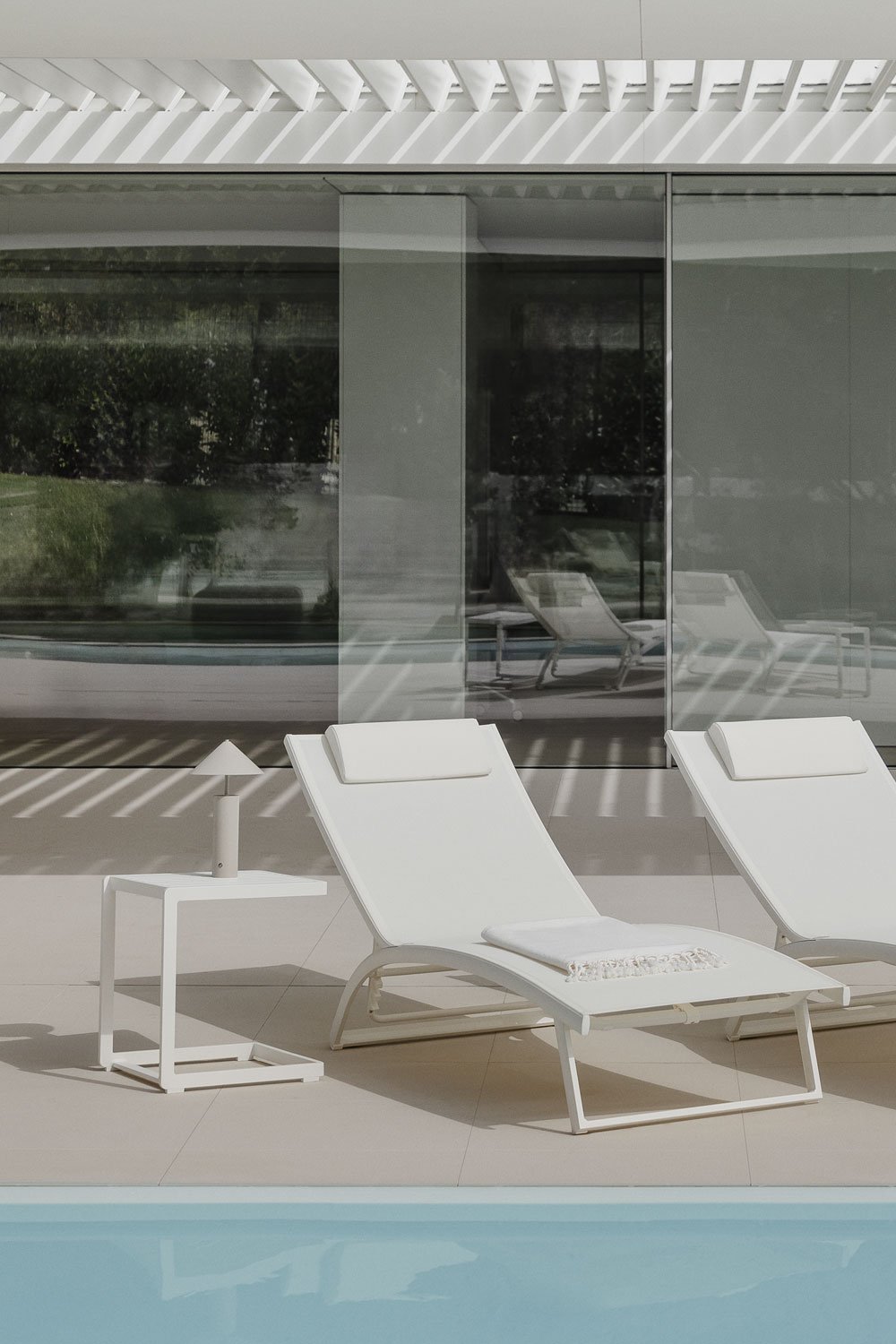 Reclining Aluminium Sunbed Dulem, gallery image 1