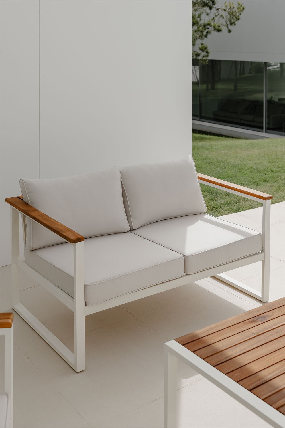 2-seater garden sofa in aluminum and Lipov acacia wood, gallery image 1