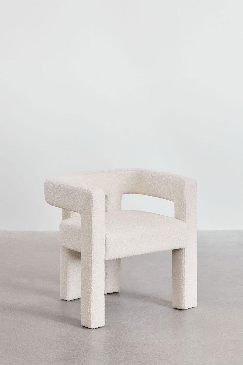 Liara armchair, gallery image 2