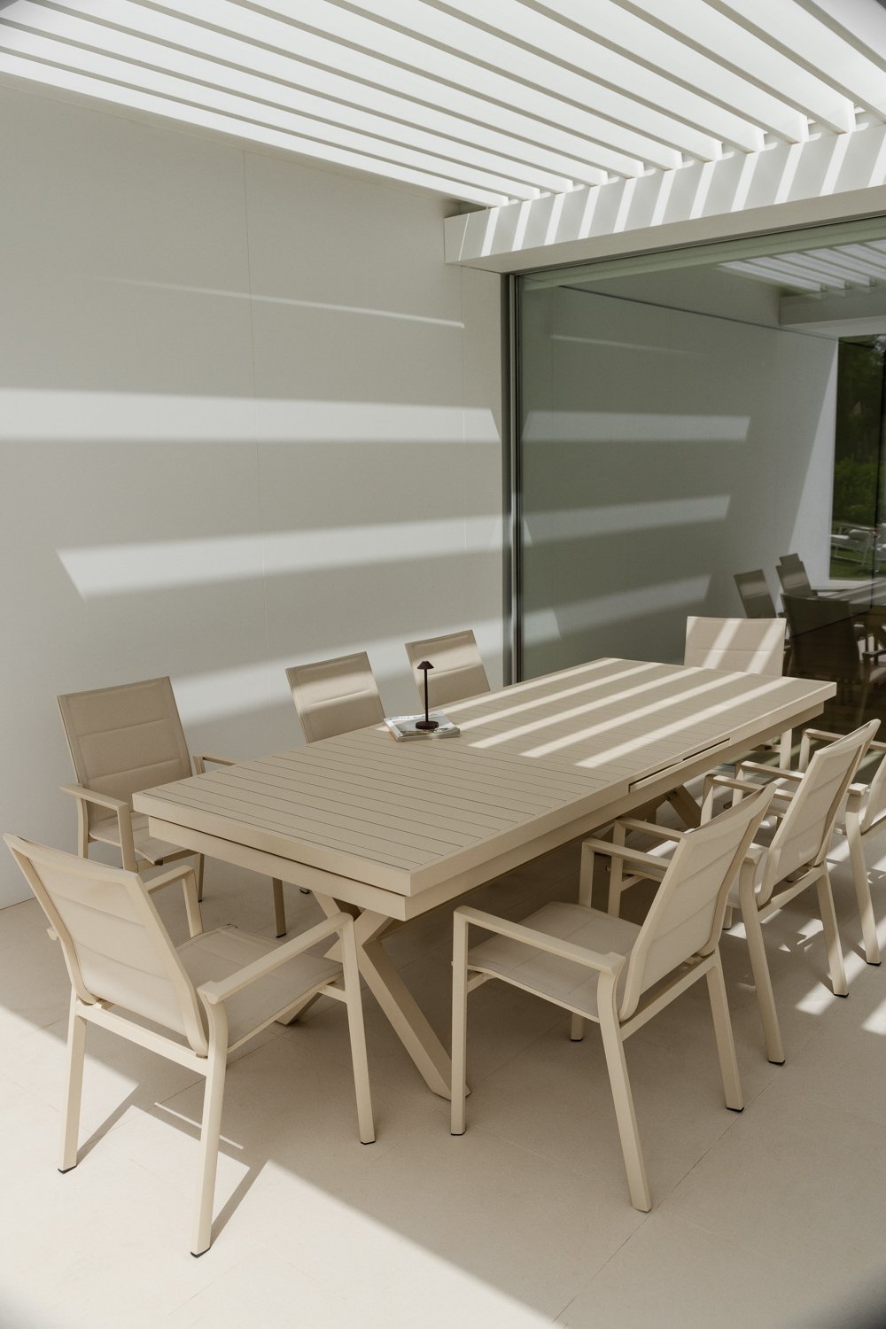 Extendable Rectangular Table Set (180-240x90 cm) And 8 Stackable Aluminum Garden Chairs Karena, gallery image 1