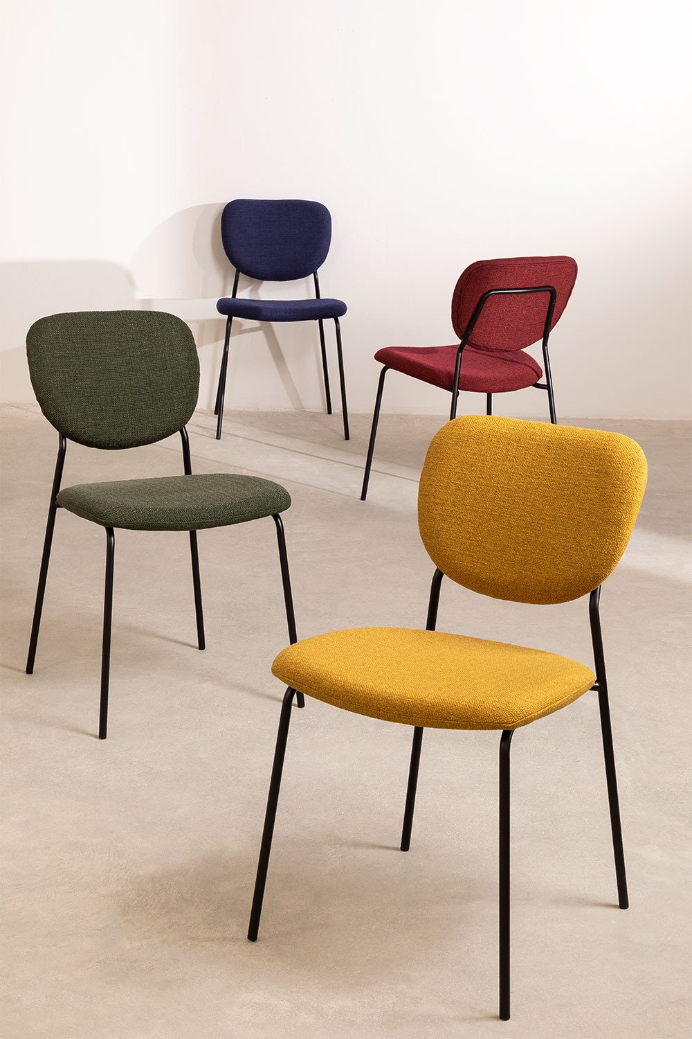 Pack of 2 Taris stackable dining chairs, gallery image 10