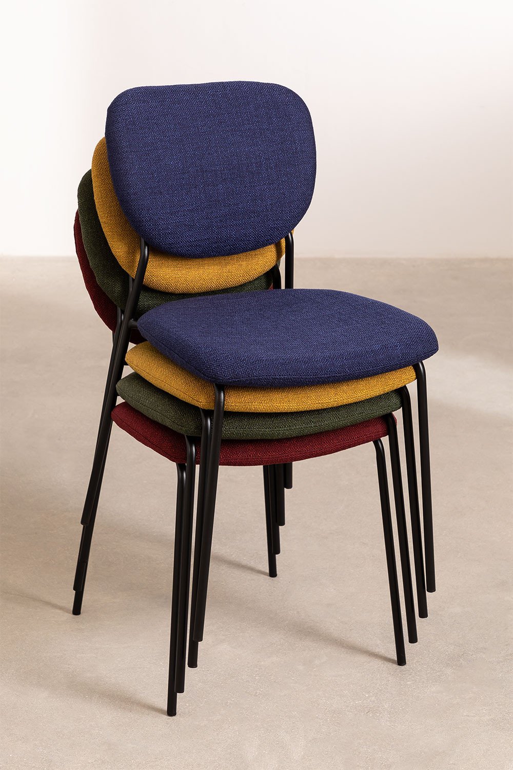 Pack of 4 Taris stackable dining chairs, gallery image 9