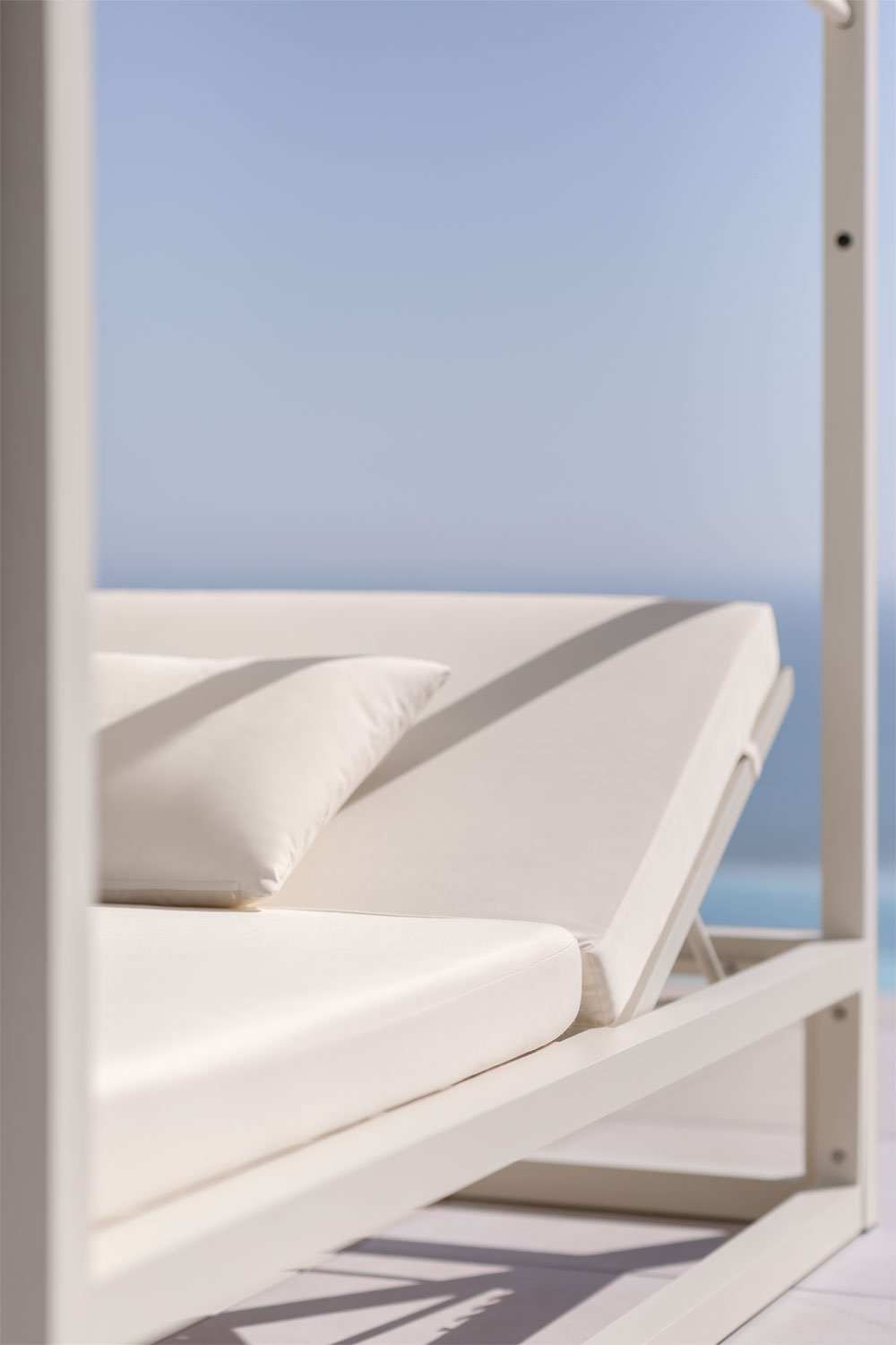 Reclining Balinese bed in aluminum and Nasau fabric, gallery image 2