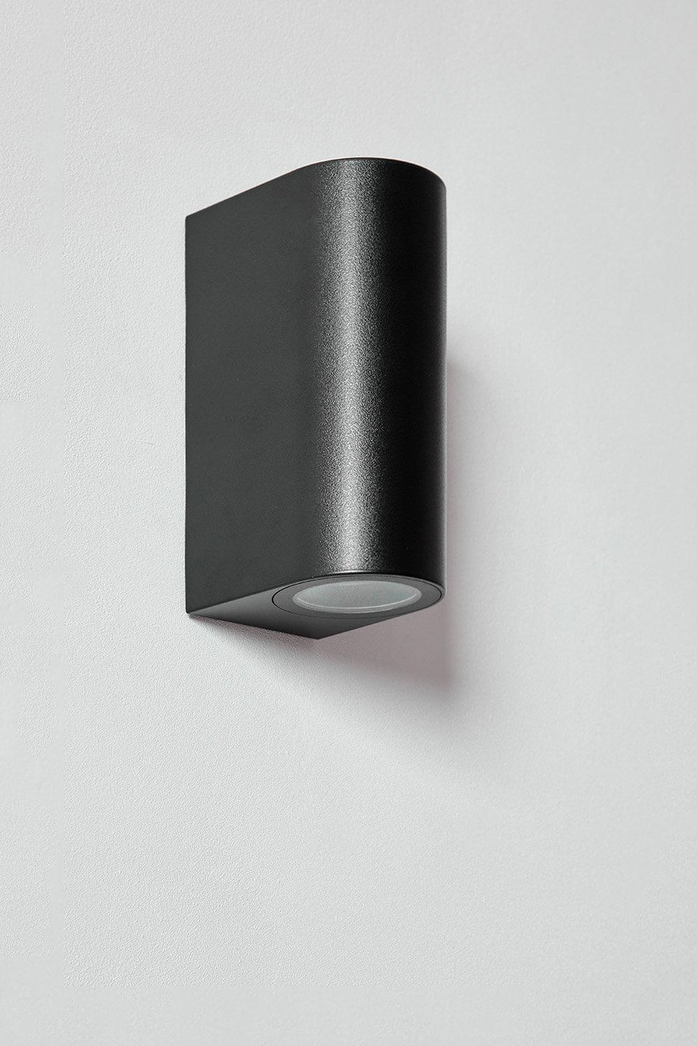 Outdoor wall light with 2 Xilven light points, gallery image 2