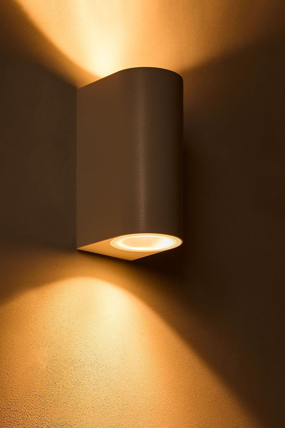 Outdoor wall light with 2 Xilven light points, gallery image 2