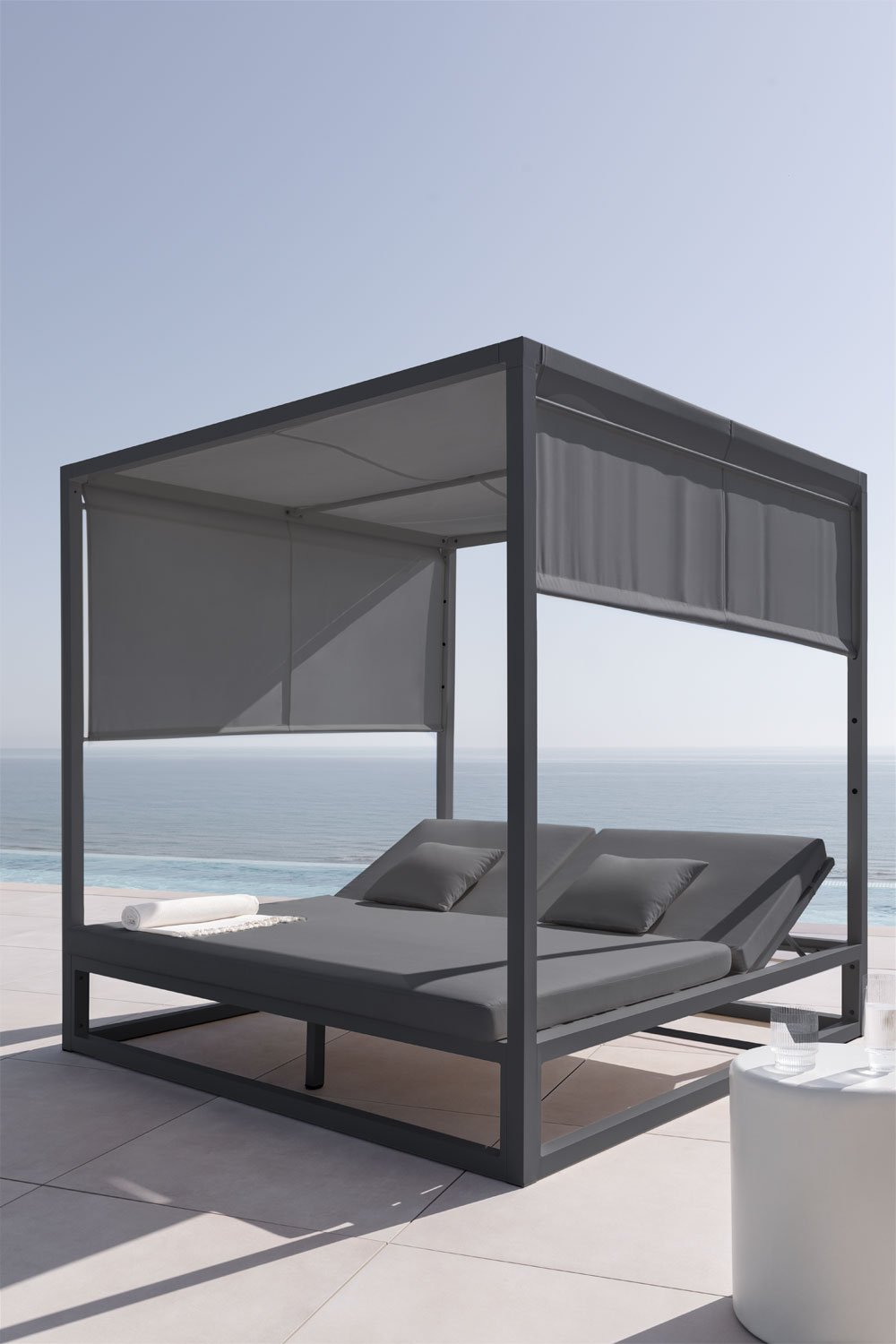 Reclining Balinese bed in aluminum and Nasau fabric, gallery image 1