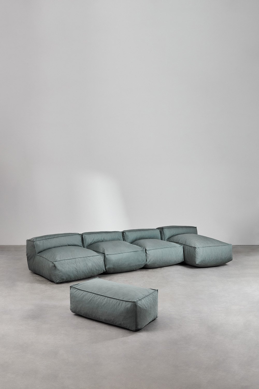 4-piece modular chaise longue sofa and Dojans pouf, gallery image 1