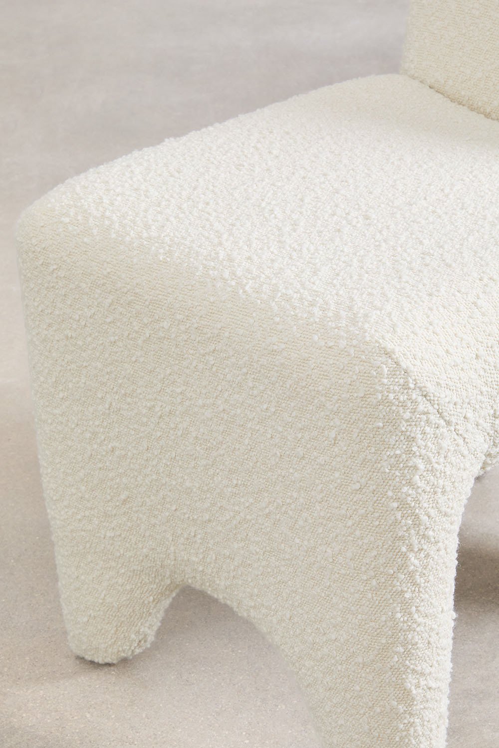 Pack of 4 dining chairs in wood and bouclé fabric Kamez, gallery image 3