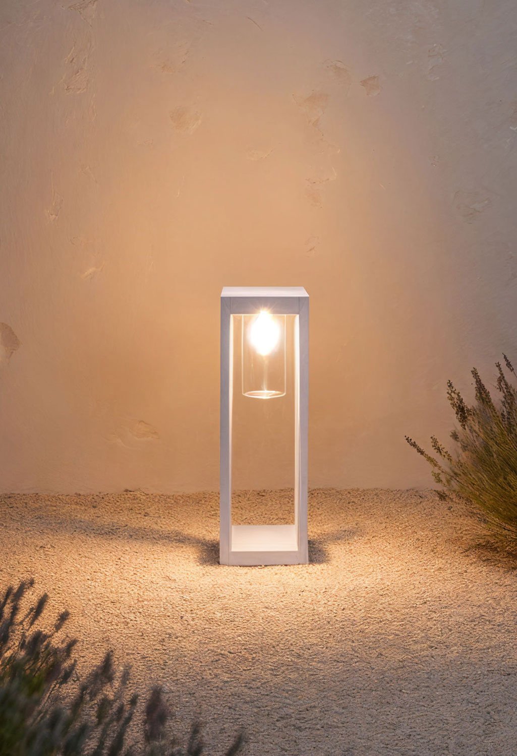 Tivaro aluminum outdoor beacon, gallery image 1