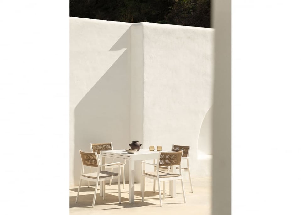 Starmi Extendable Rectangular Aluminum Table Set (90-180x90 cm) and 4 Favila Stackable Garden Chairs with Armrests