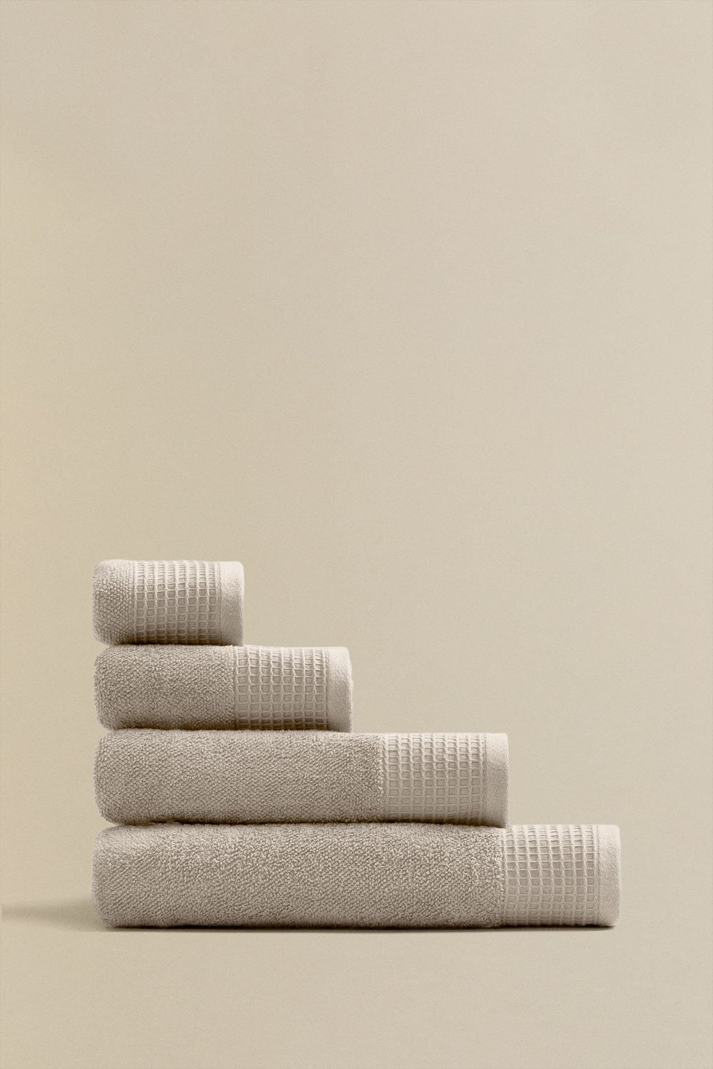 Set of 4 terry cotton towels with Claritone border    , gallery image 1