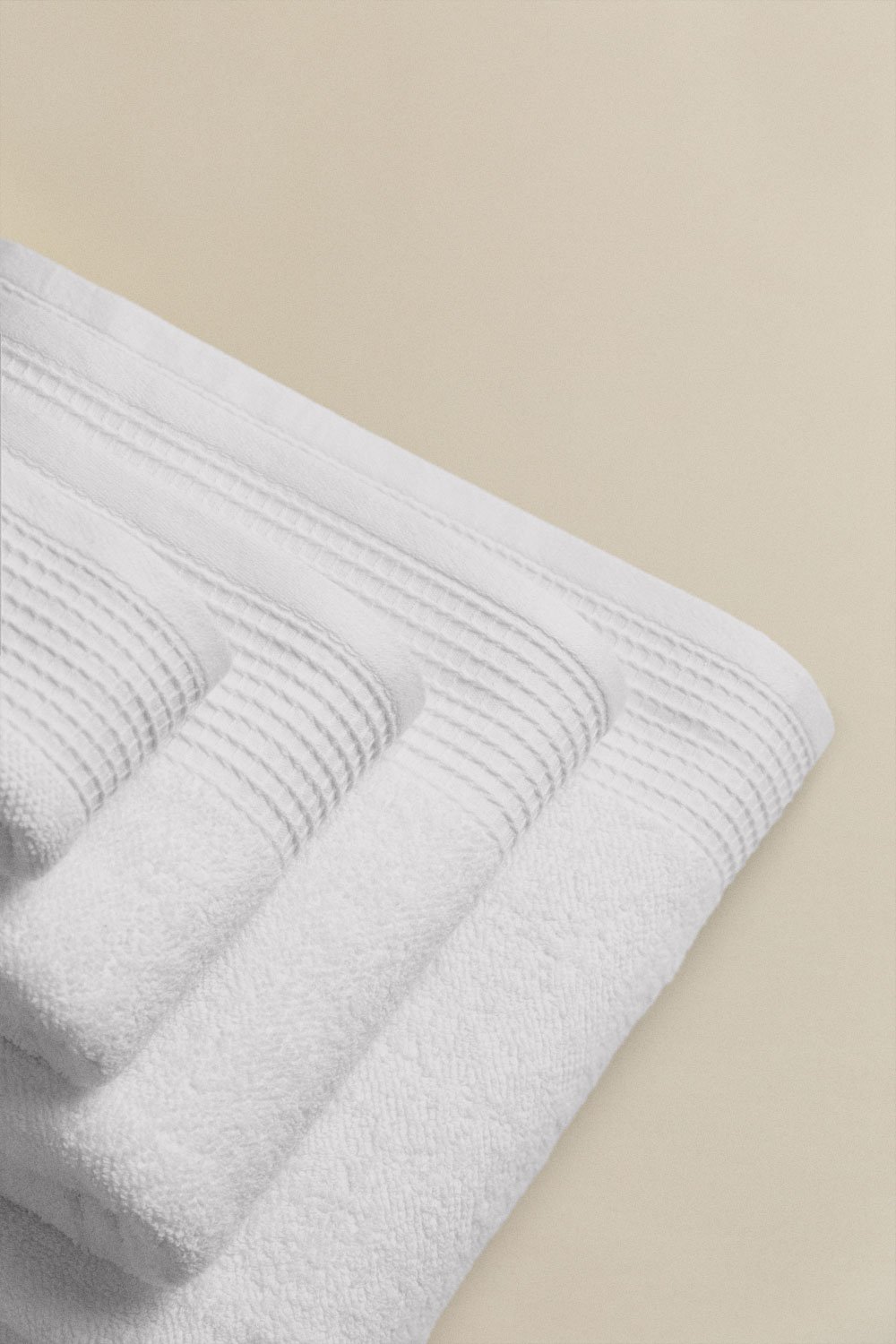 Set of 4 terry cotton towels with Claritone border    , gallery image 2