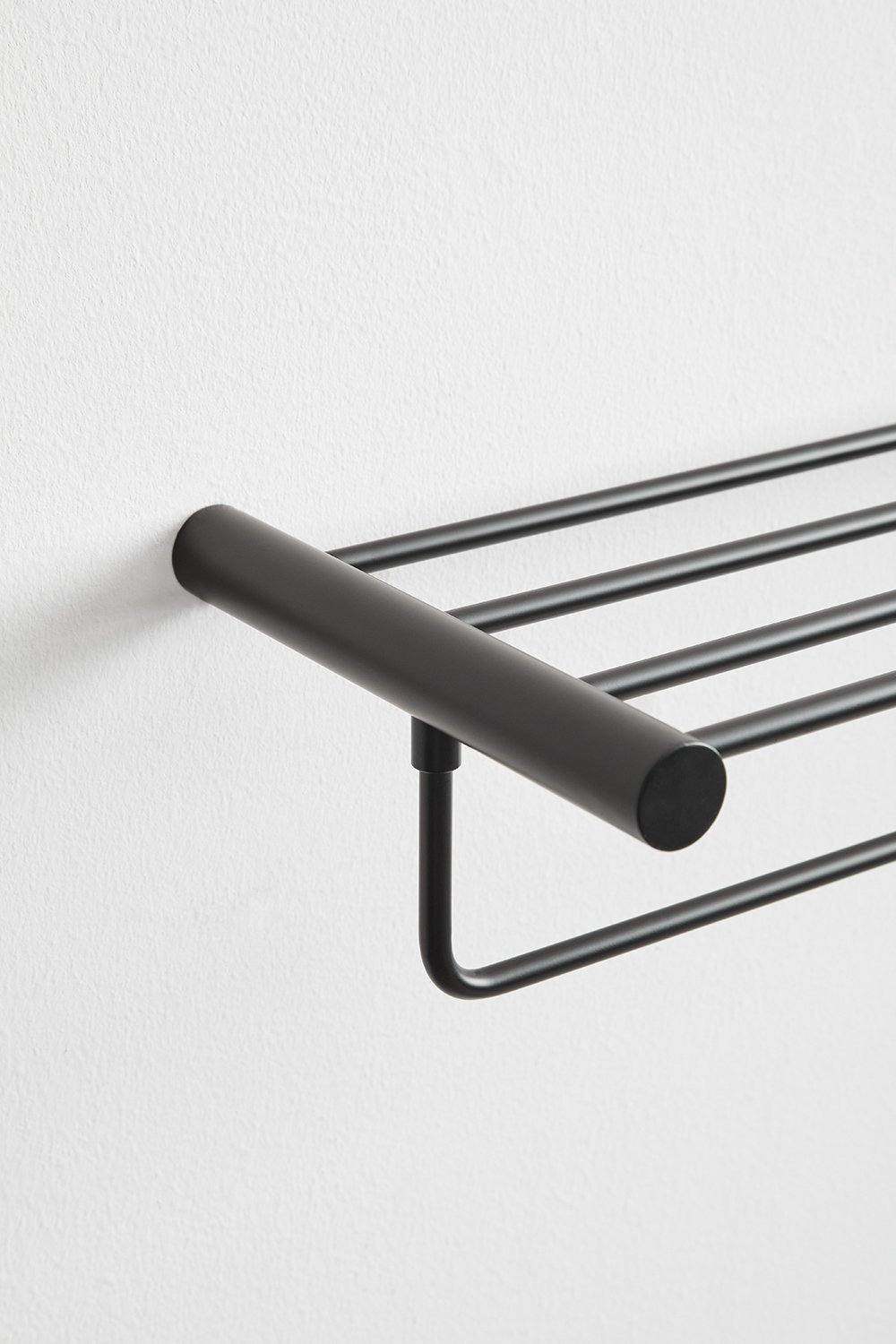 Wall-mounted bathroom towel rack with shelf in stainless steel Devon, gallery image 4