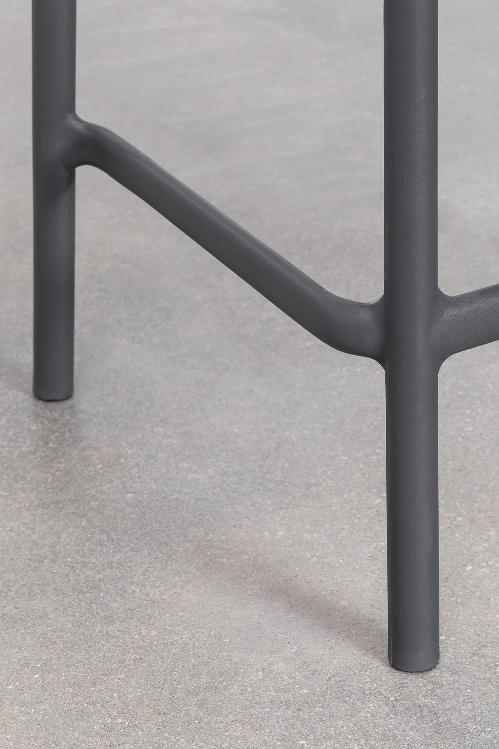 4-Pack high stools 65 cm stackable in polypropylene graphite grey Wendell, gallery image 6
