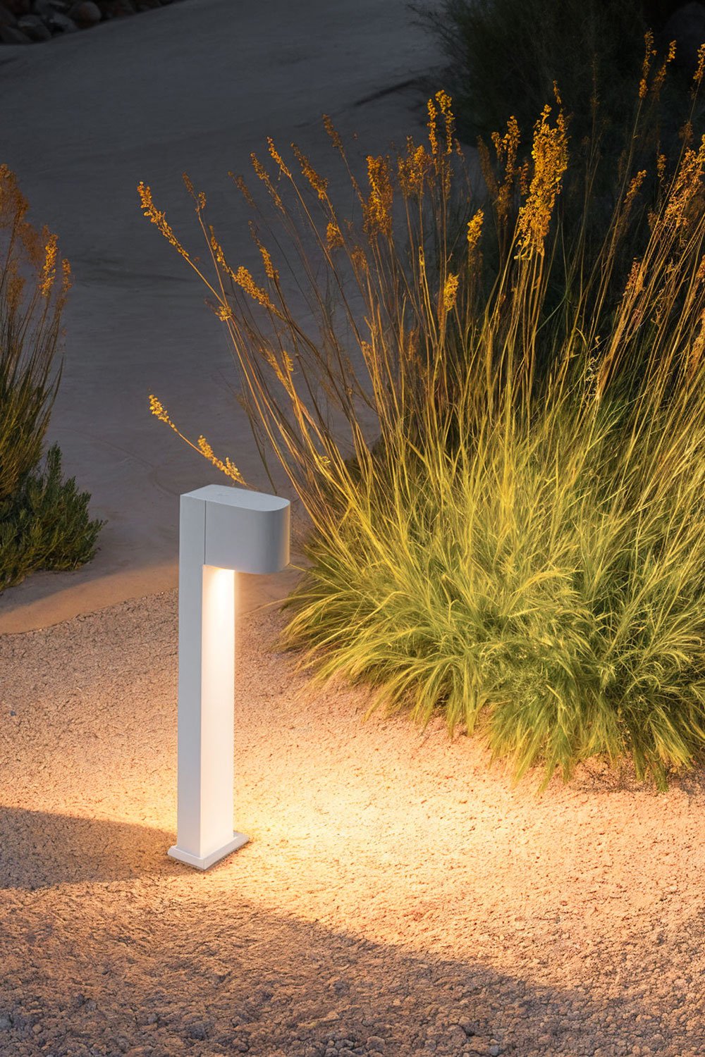 Joliet aluminum outdoor beacon, gallery image 1