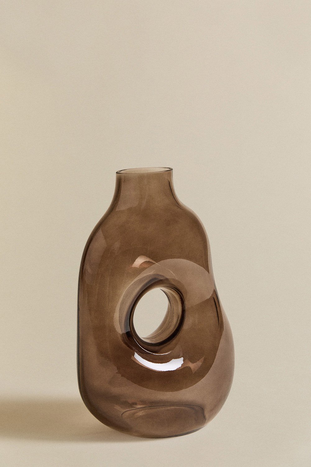 Elgyns glass vase, gallery image 2