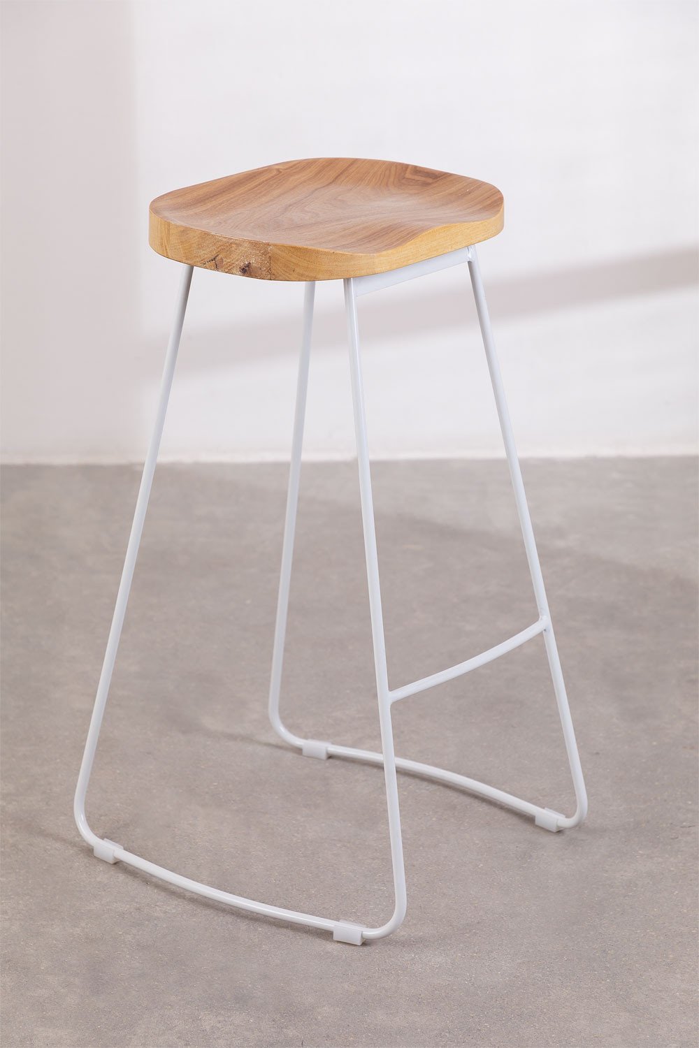 Pack of 2 high stools in steel and elm wood Neicol, gallery image 2