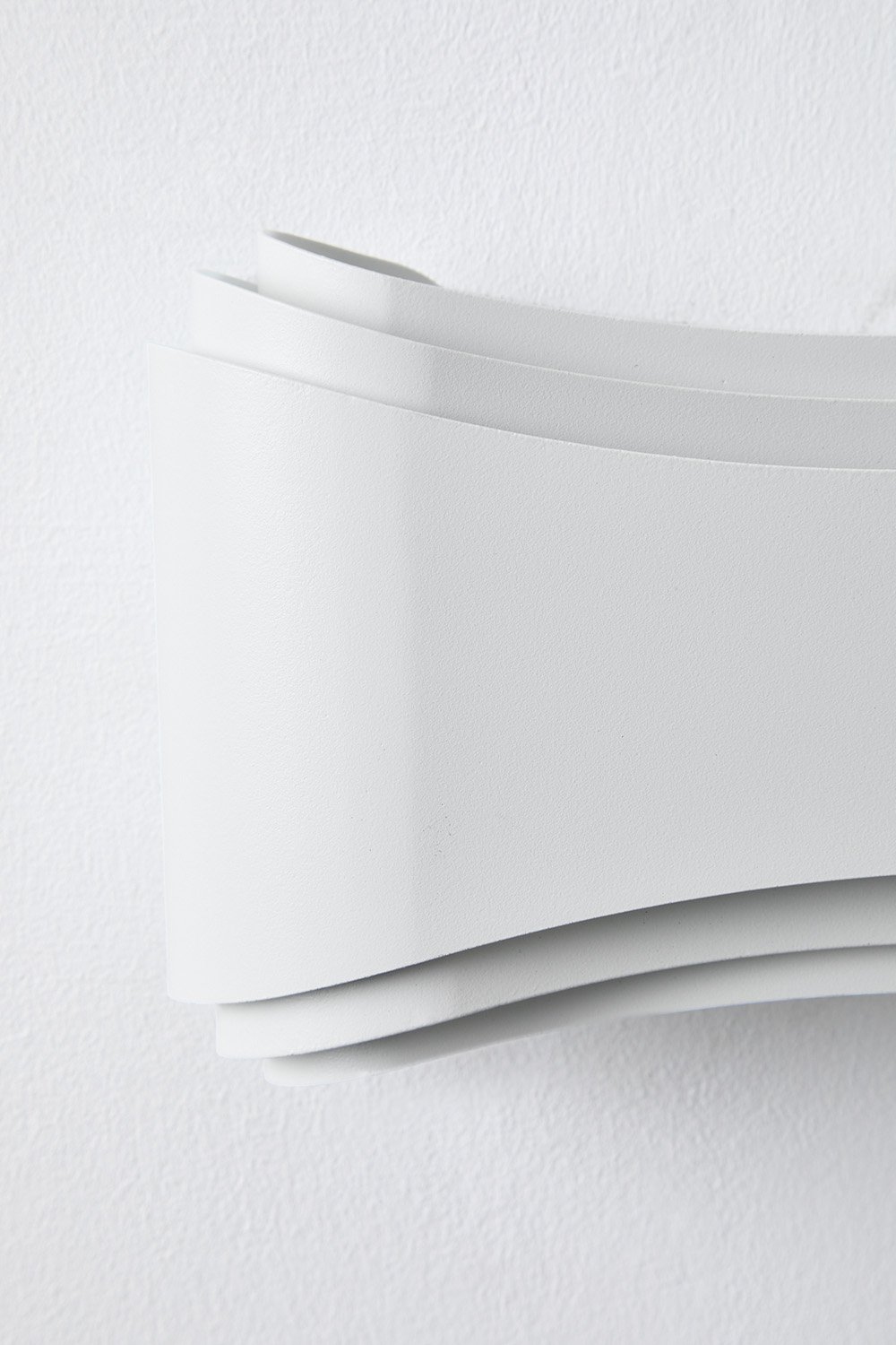 Harnet LED outdoor wall light in aluminum, gallery image 4