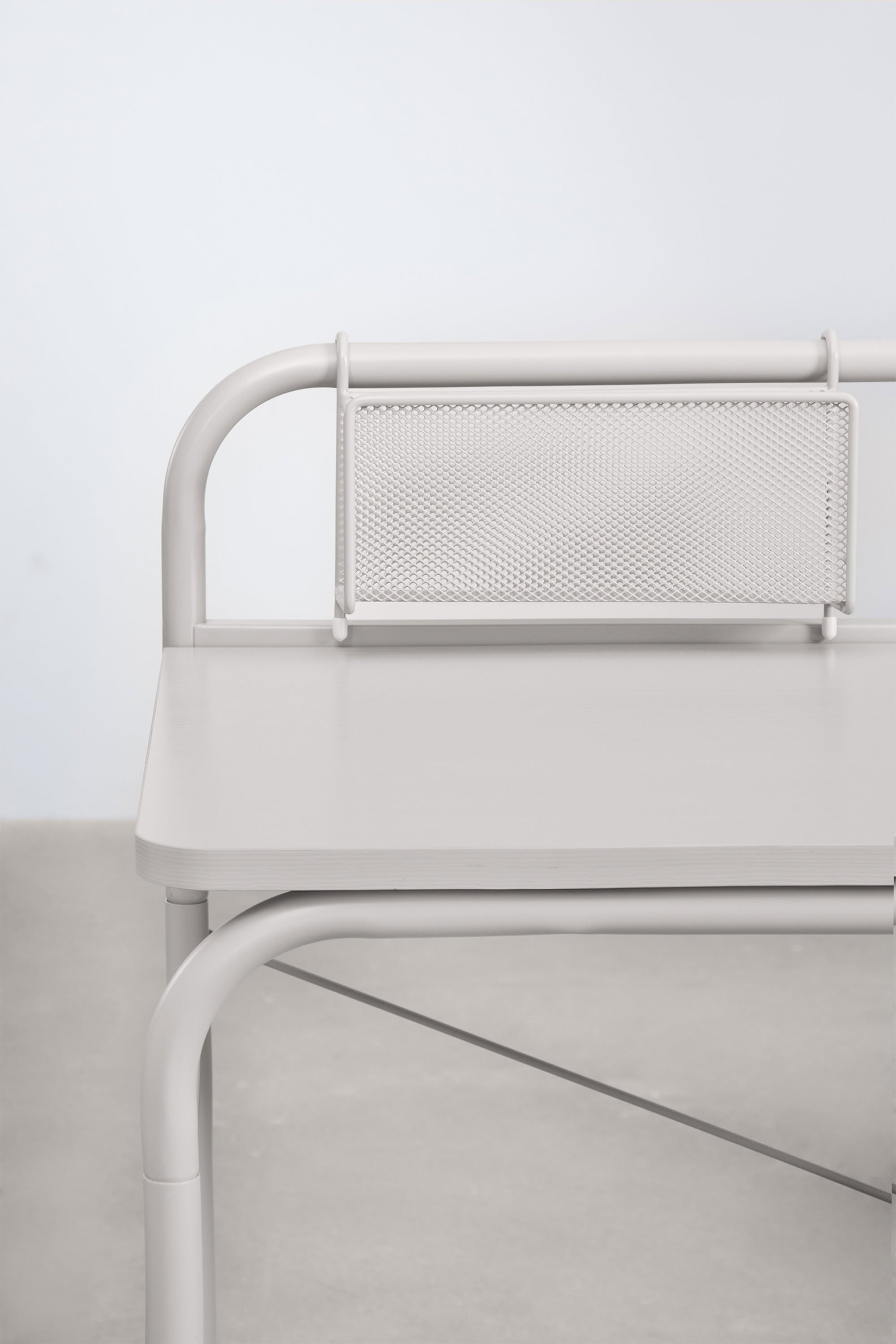 Sibila steel and wood desk, gallery image 7