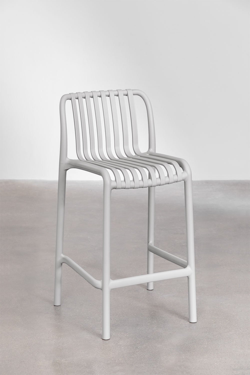 4-Pack high stools 65 cm stackable in light grey polypropylene Wendell, gallery image 2