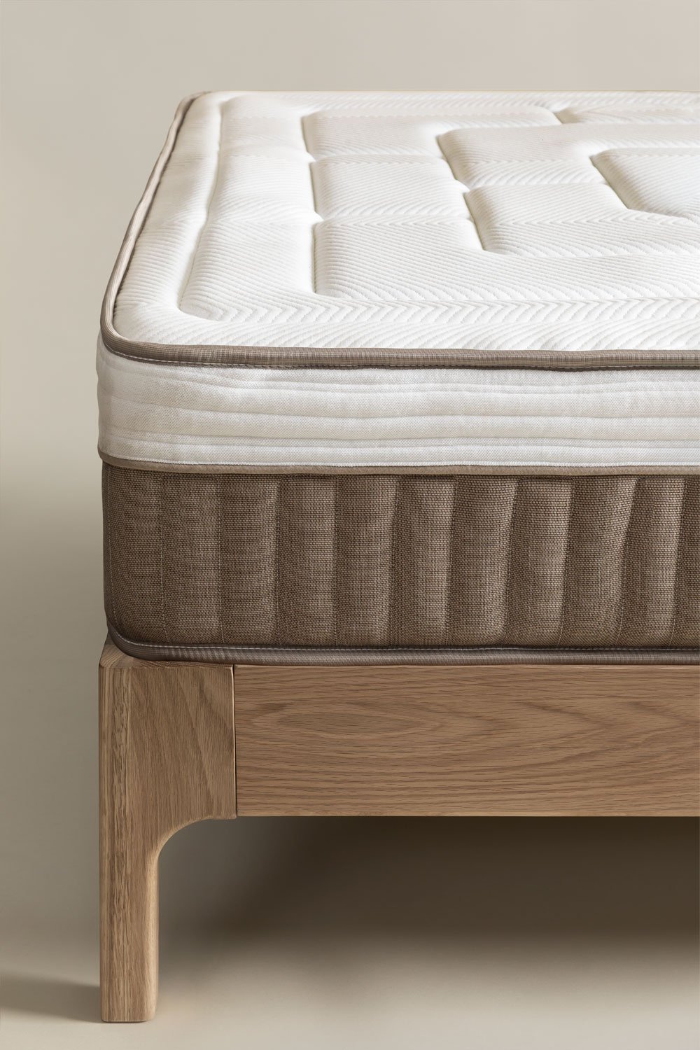 Benoite pocket spring mattress, gallery image 2