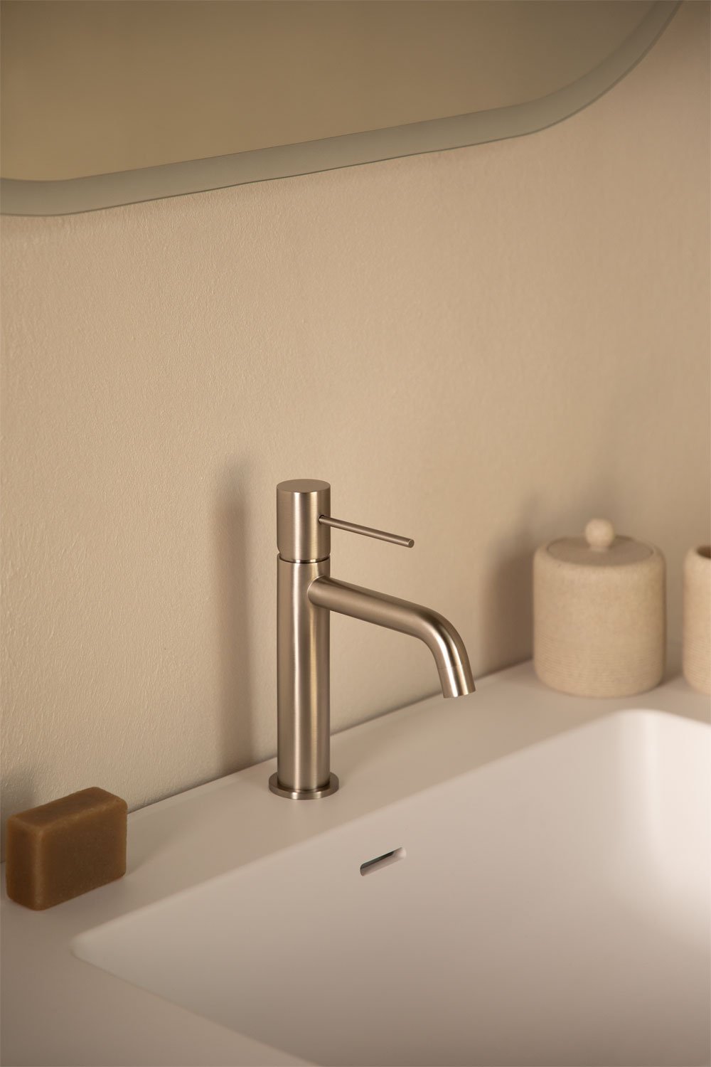 Orveta brass basin faucet, gallery image 1