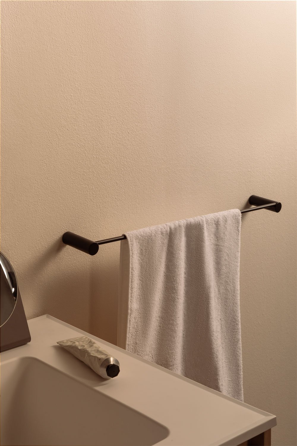 Wall-mounted towel rail with bar for bathroom in stainless steel (↔︎60 cm) Devon, gallery image 1