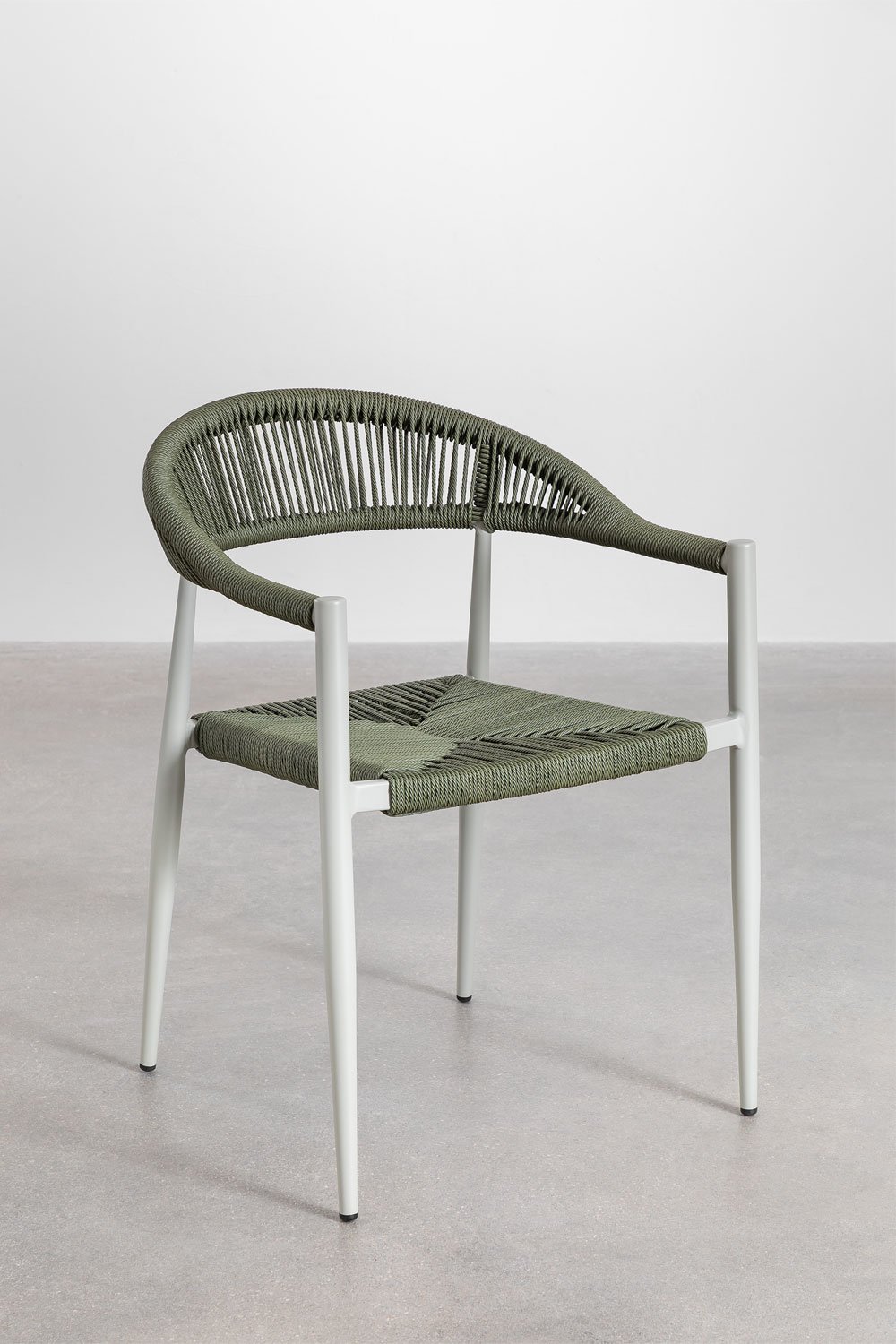 Stackable garden chair with armrests in aluminium and synthetic rattan Amatria, gallery image 1