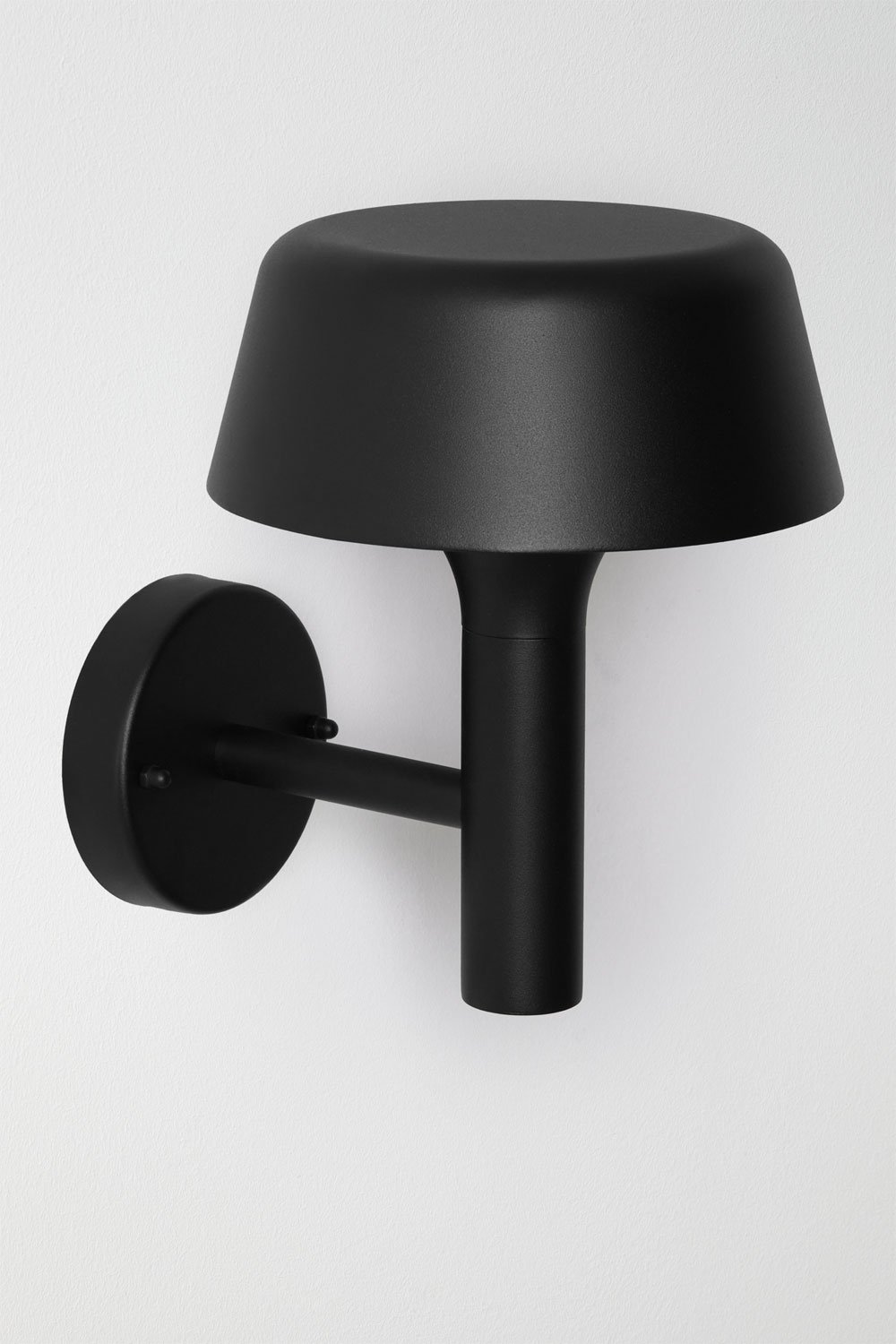 Sivano outdoor wall light in aluminium, gallery image 1